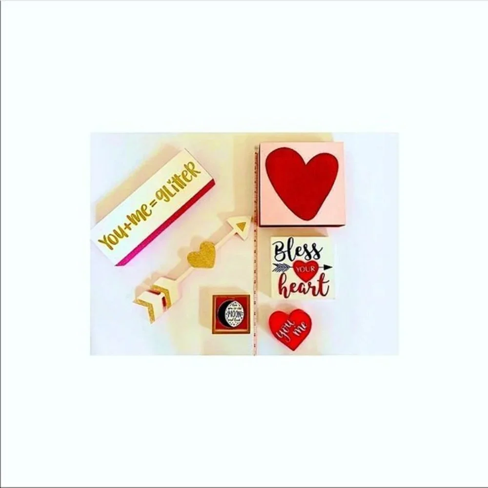 Target‎ Valentine Home Decor & Tier Signs